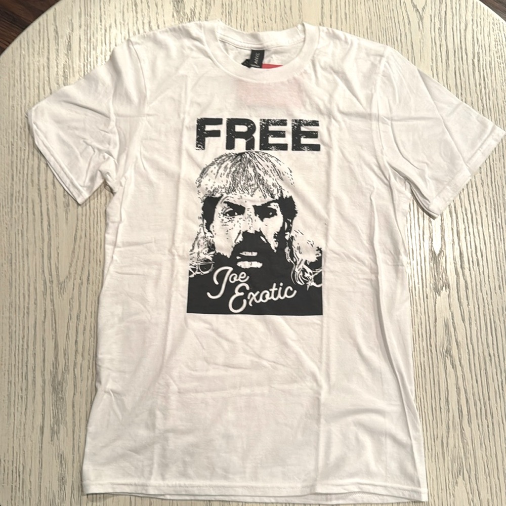 Free Joe Exotic White Lightweight Anvil T-shirt. 100% Cotton. Size Small. New.
